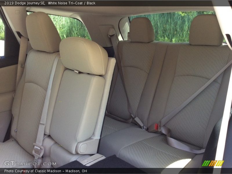 White Noise Tri-Coat / Black 2019 Dodge Journey SE