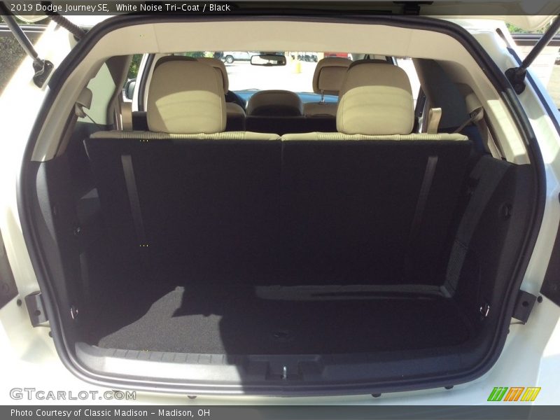 White Noise Tri-Coat / Black 2019 Dodge Journey SE