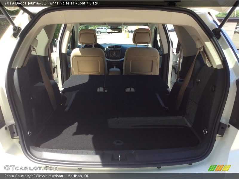 White Noise Tri-Coat / Black 2019 Dodge Journey SE
