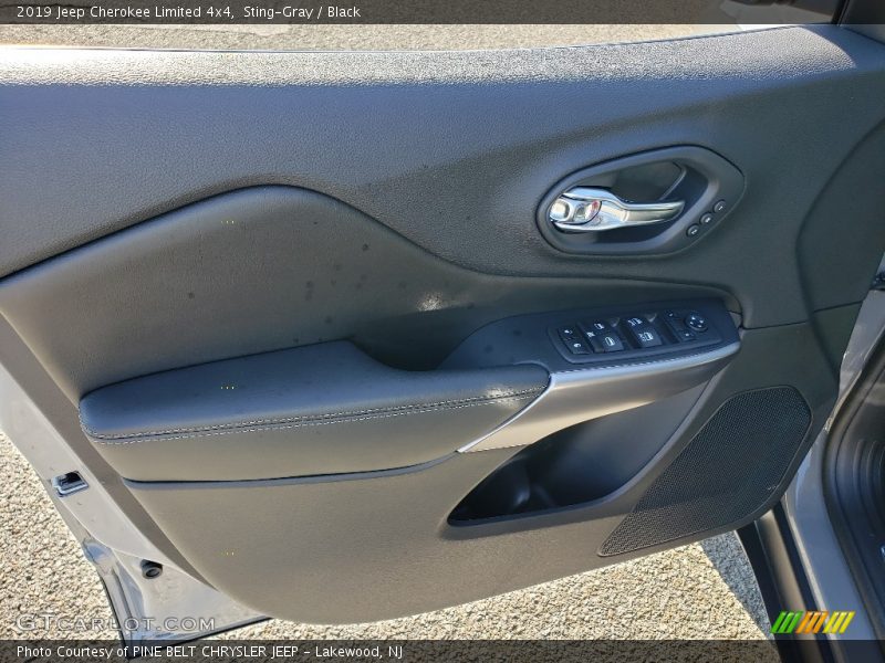 Sting-Gray / Black 2019 Jeep Cherokee Limited 4x4