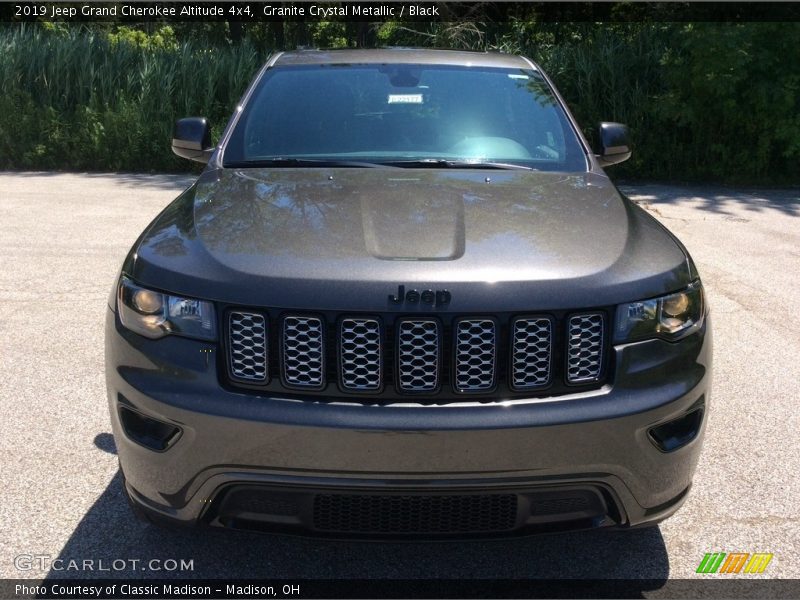 Granite Crystal Metallic / Black 2019 Jeep Grand Cherokee Altitude 4x4