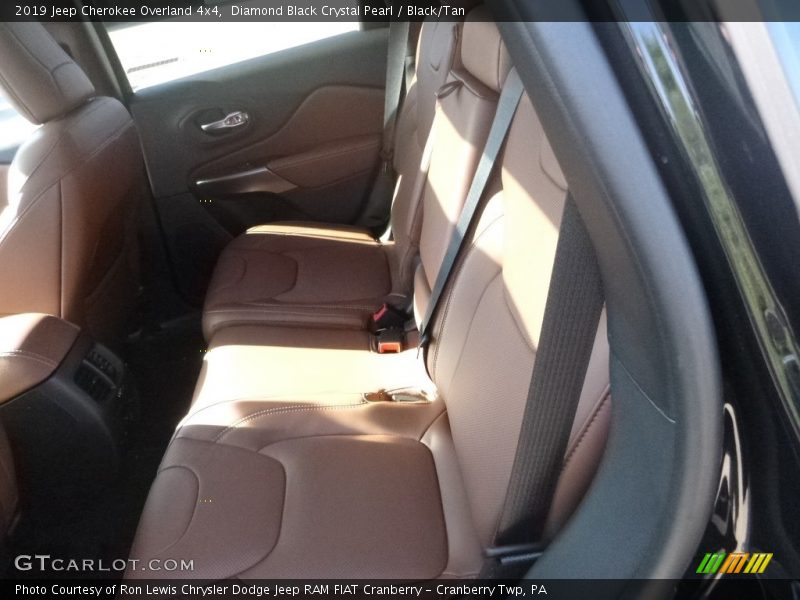 Diamond Black Crystal Pearl / Black/Tan 2019 Jeep Cherokee Overland 4x4