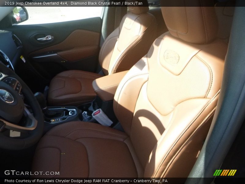 Diamond Black Crystal Pearl / Black/Tan 2019 Jeep Cherokee Overland 4x4