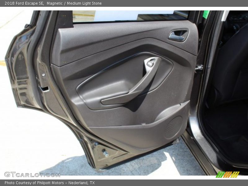 Magnetic / Medium Light Stone 2018 Ford Escape SE