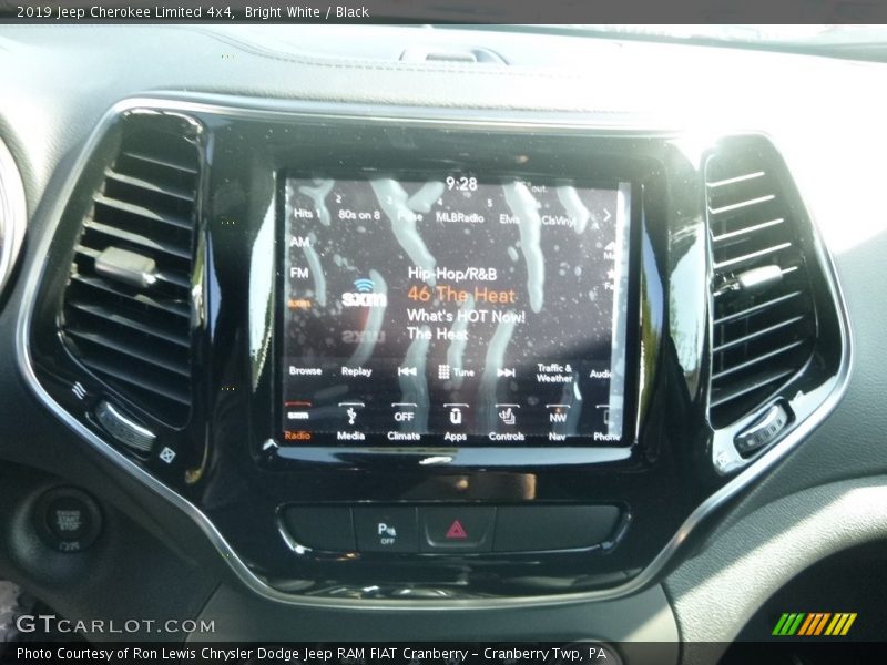 Bright White / Black 2019 Jeep Cherokee Limited 4x4