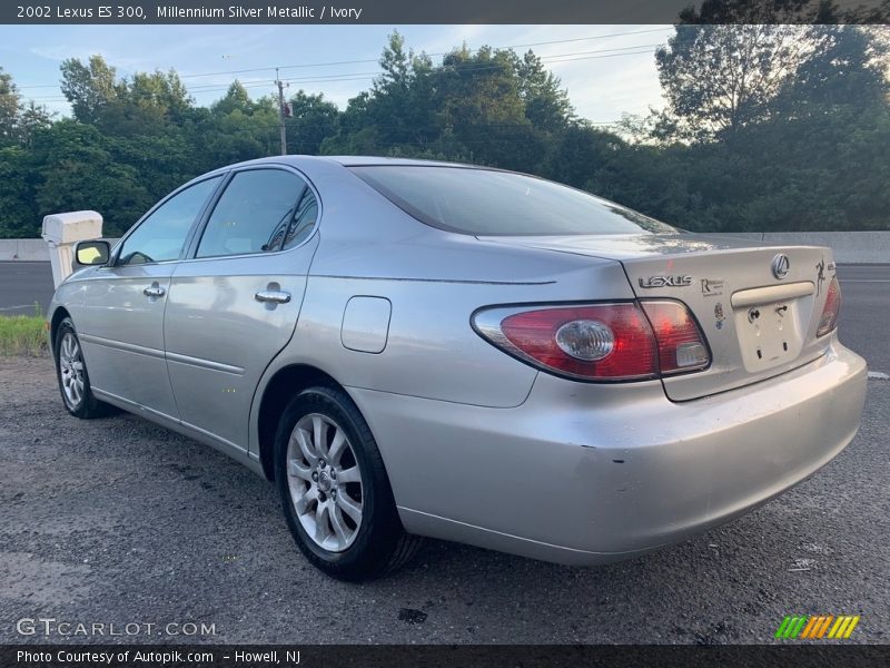 Millennium Silver Metallic / Ivory 2002 Lexus ES 300