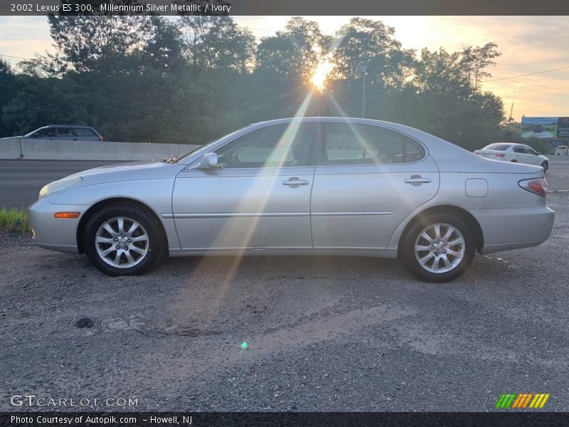 Millennium Silver Metallic / Ivory 2002 Lexus ES 300