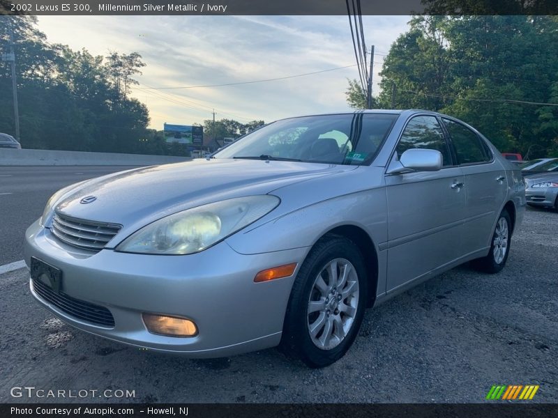 Millennium Silver Metallic / Ivory 2002 Lexus ES 300