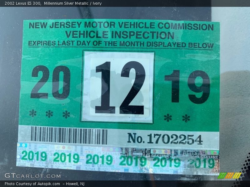 Millennium Silver Metallic / Ivory 2002 Lexus ES 300