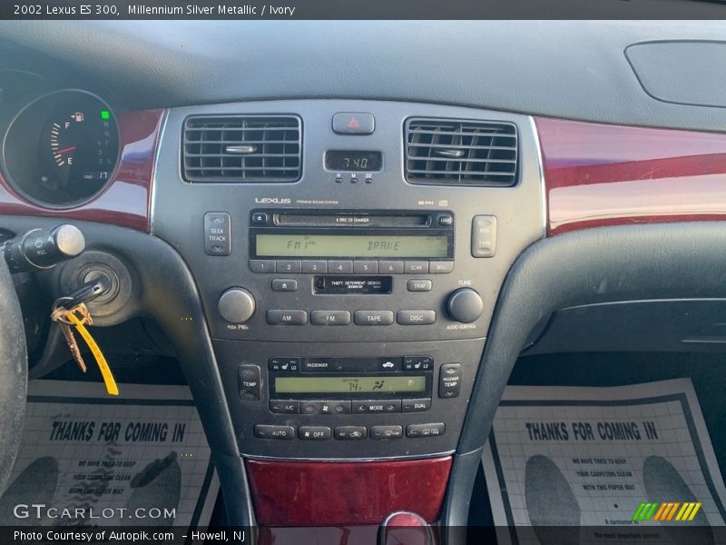 Millennium Silver Metallic / Ivory 2002 Lexus ES 300