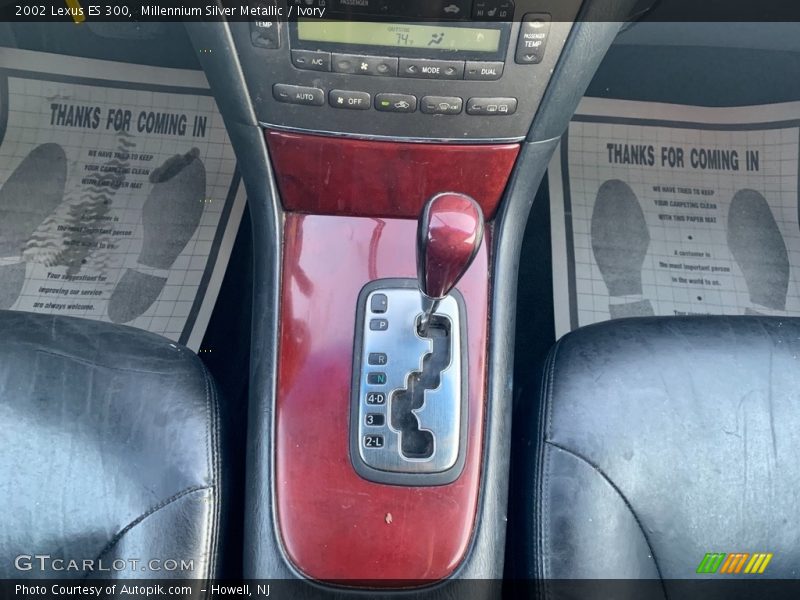 Millennium Silver Metallic / Ivory 2002 Lexus ES 300