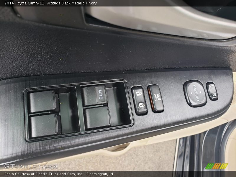 Attitude Black Metallic / Ivory 2014 Toyota Camry LE