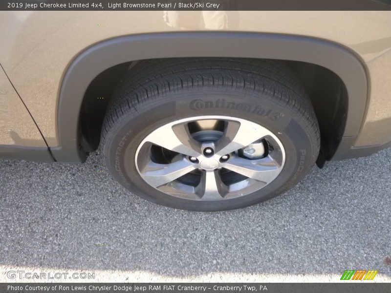 Light Brownstone Pearl / Black/Ski Grey 2019 Jeep Cherokee Limited 4x4