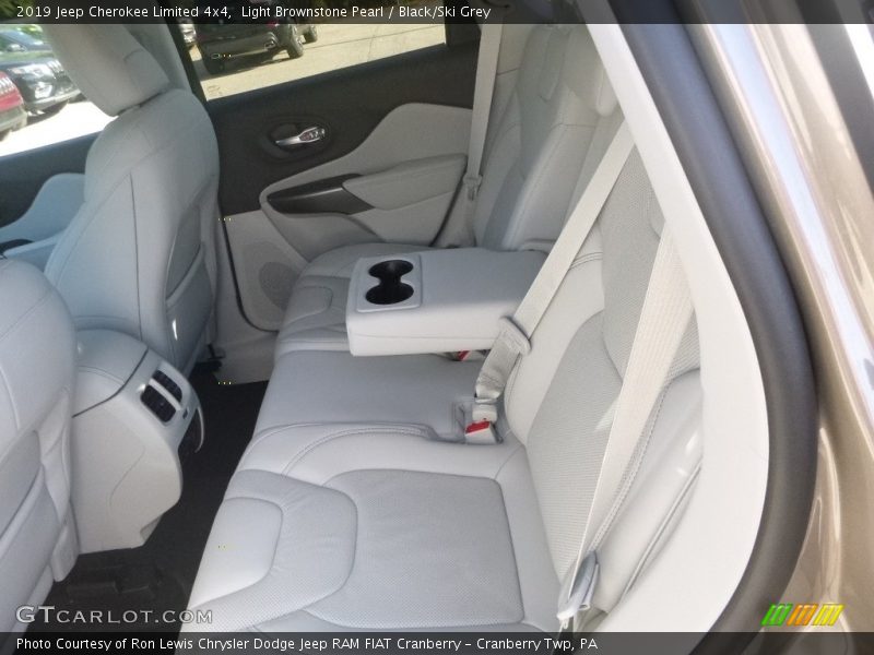 Light Brownstone Pearl / Black/Ski Grey 2019 Jeep Cherokee Limited 4x4