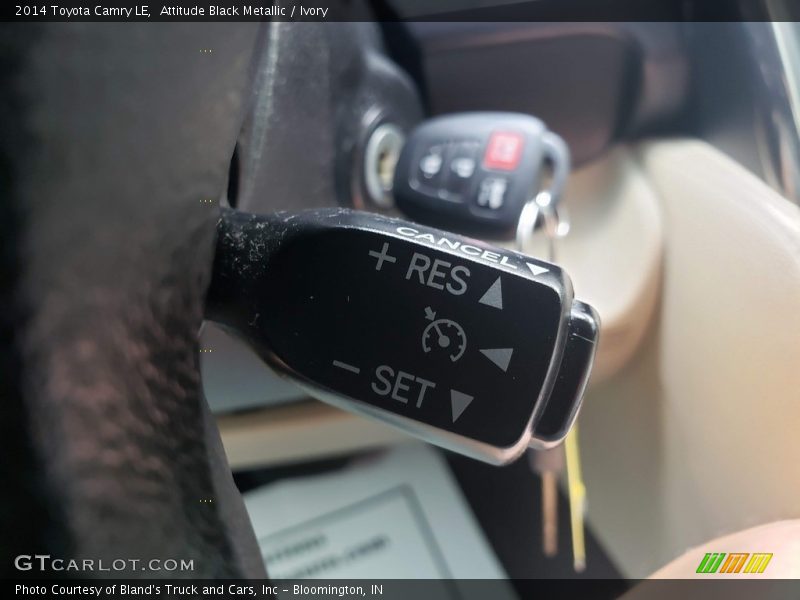 Attitude Black Metallic / Ivory 2014 Toyota Camry LE