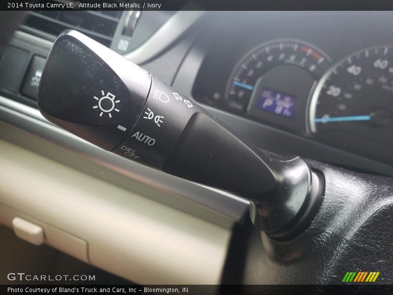 Attitude Black Metallic / Ivory 2014 Toyota Camry LE