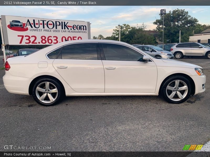 Candy White / Titan Black 2012 Volkswagen Passat 2.5L SE