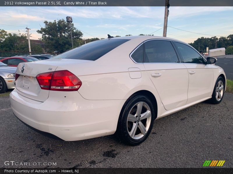 Candy White / Titan Black 2012 Volkswagen Passat 2.5L SE