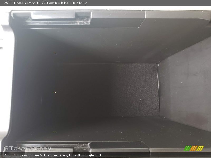 Attitude Black Metallic / Ivory 2014 Toyota Camry LE