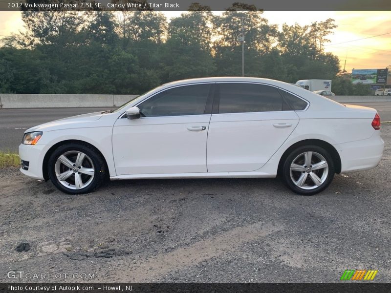 Candy White / Titan Black 2012 Volkswagen Passat 2.5L SE