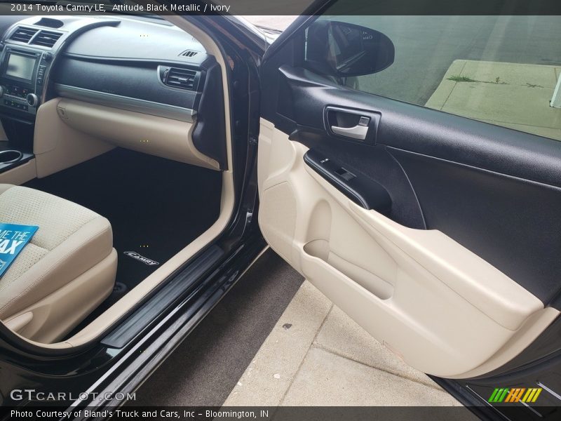 Attitude Black Metallic / Ivory 2014 Toyota Camry LE