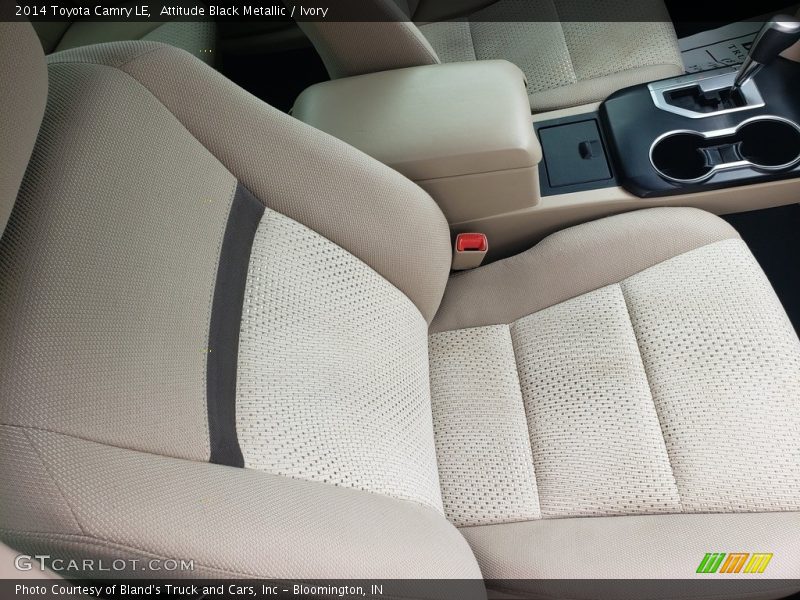 Attitude Black Metallic / Ivory 2014 Toyota Camry LE