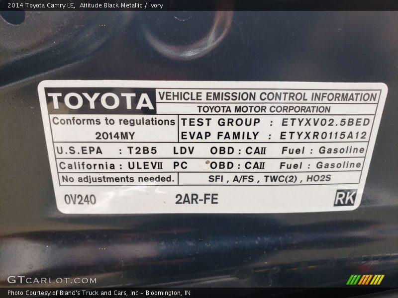 Attitude Black Metallic / Ivory 2014 Toyota Camry LE
