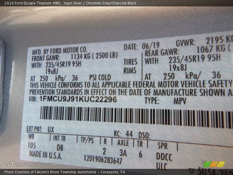 Ingot Silver / Chromite Gray/Charcoal Black 2019 Ford Escape Titanium 4WD