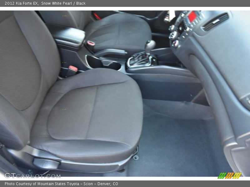 Snow White Pearl / Black 2012 Kia Forte EX