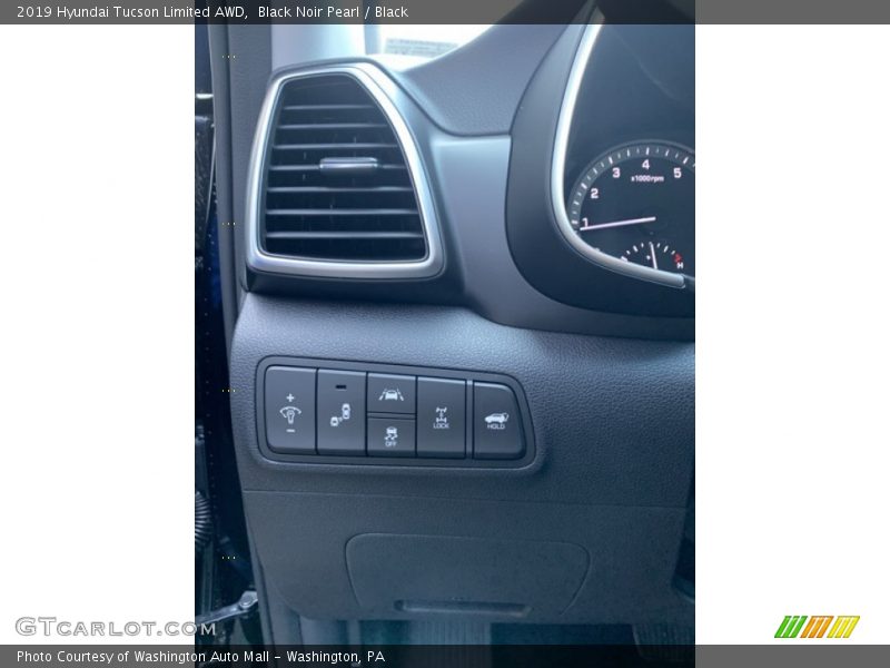 Black Noir Pearl / Black 2019 Hyundai Tucson Limited AWD