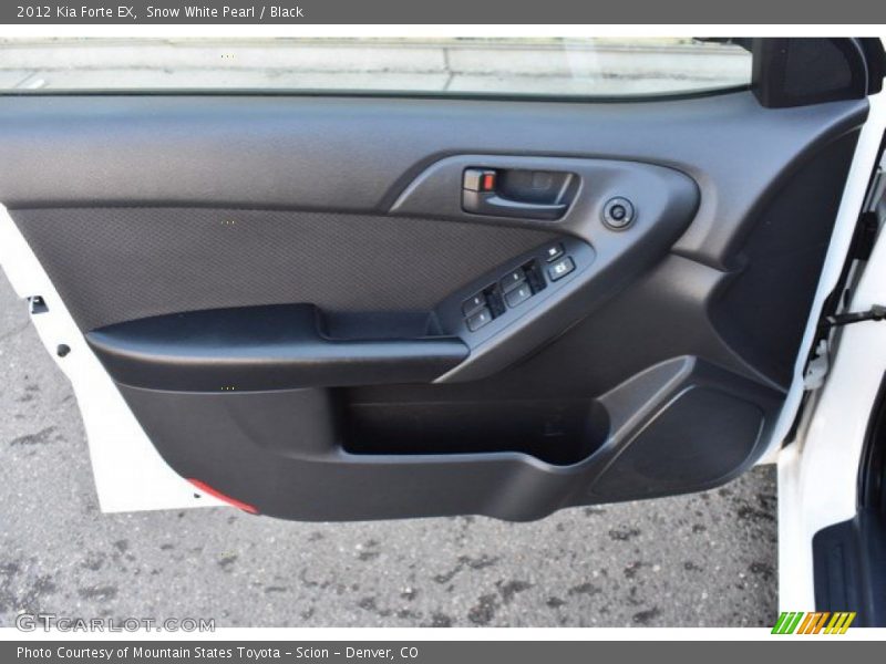 Snow White Pearl / Black 2012 Kia Forte EX