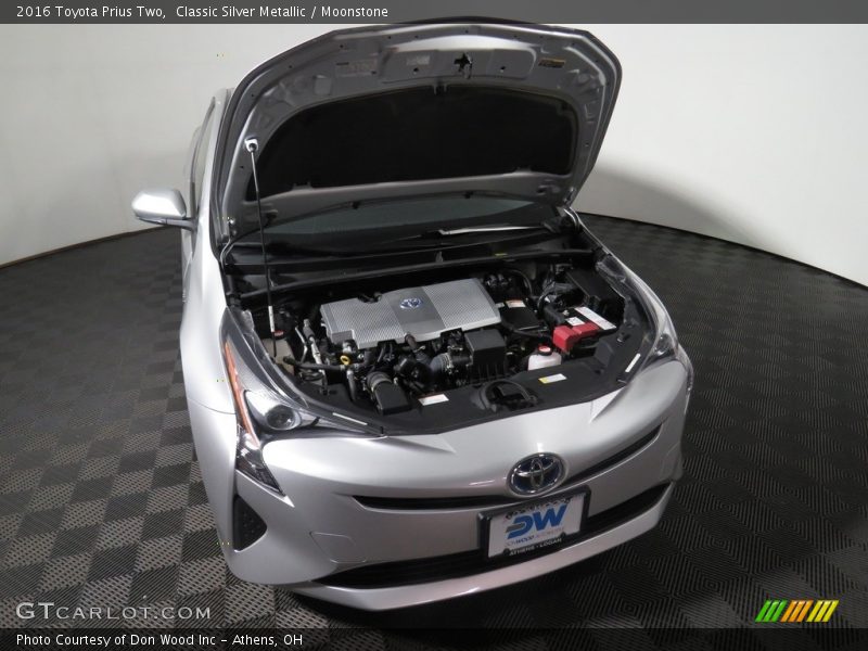 Classic Silver Metallic / Moonstone 2016 Toyota Prius Two
