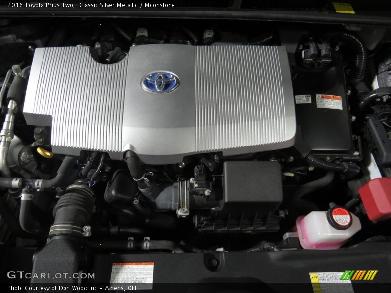 Classic Silver Metallic / Moonstone 2016 Toyota Prius Two