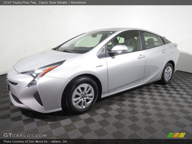 Classic Silver Metallic / Moonstone 2016 Toyota Prius Two