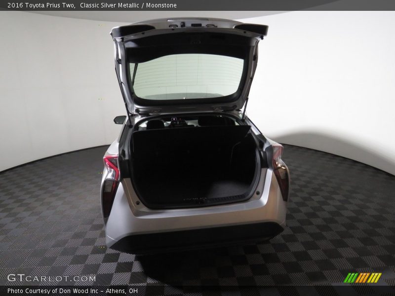 Classic Silver Metallic / Moonstone 2016 Toyota Prius Two