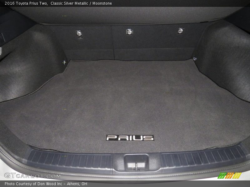 Classic Silver Metallic / Moonstone 2016 Toyota Prius Two