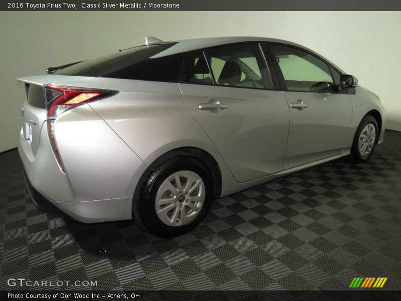 Classic Silver Metallic / Moonstone 2016 Toyota Prius Two