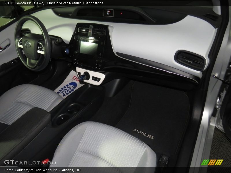 Classic Silver Metallic / Moonstone 2016 Toyota Prius Two