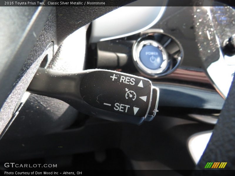 Classic Silver Metallic / Moonstone 2016 Toyota Prius Two