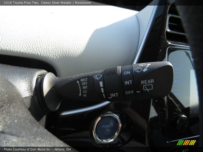 Classic Silver Metallic / Moonstone 2016 Toyota Prius Two