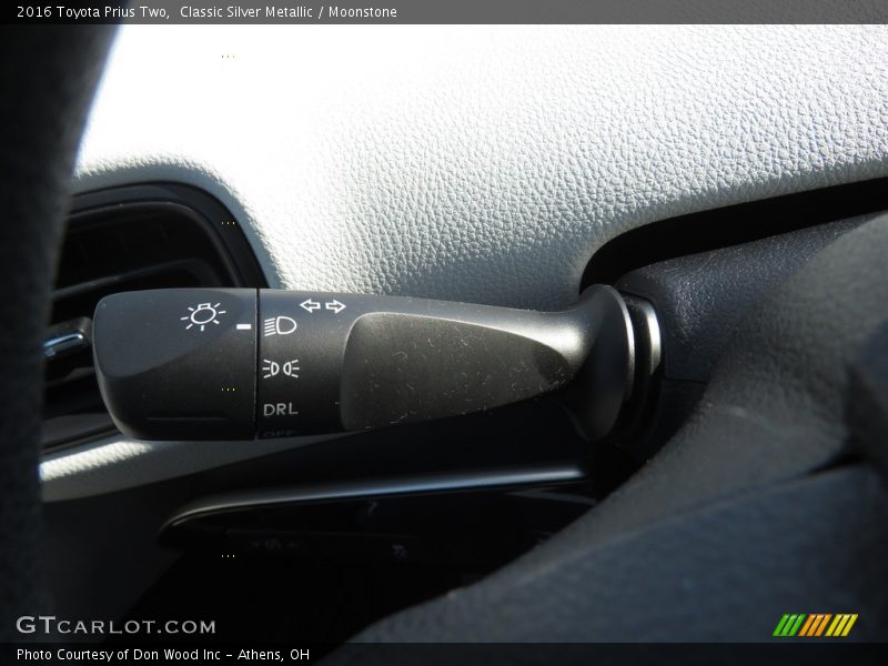 Classic Silver Metallic / Moonstone 2016 Toyota Prius Two