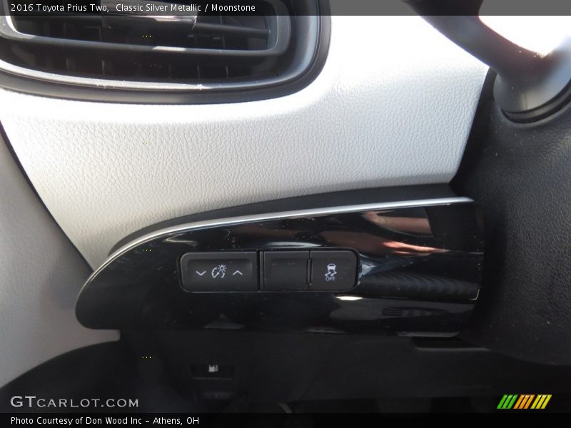Classic Silver Metallic / Moonstone 2016 Toyota Prius Two