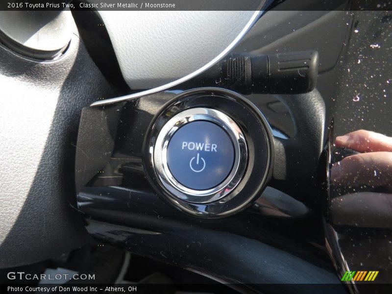 Classic Silver Metallic / Moonstone 2016 Toyota Prius Two