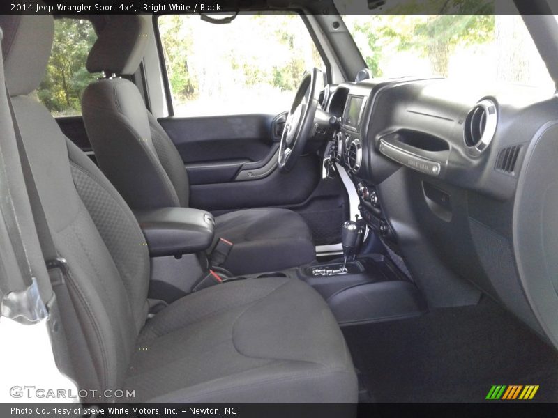 Bright White / Black 2014 Jeep Wrangler Sport 4x4