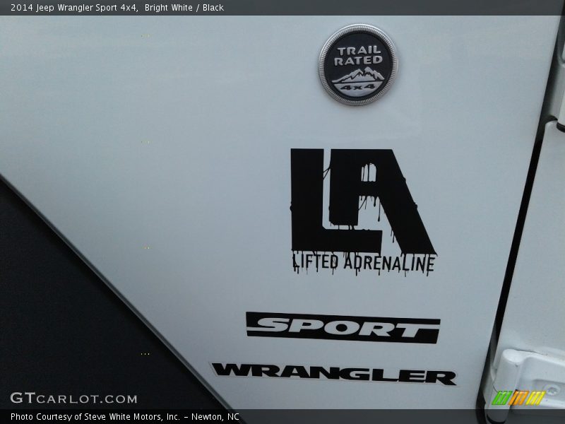 Bright White / Black 2014 Jeep Wrangler Sport 4x4