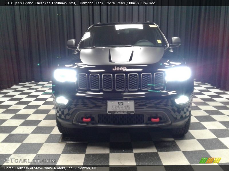 Diamond Black Crystal Pearl / Black/Ruby Red 2018 Jeep Grand Cherokee Trailhawk 4x4