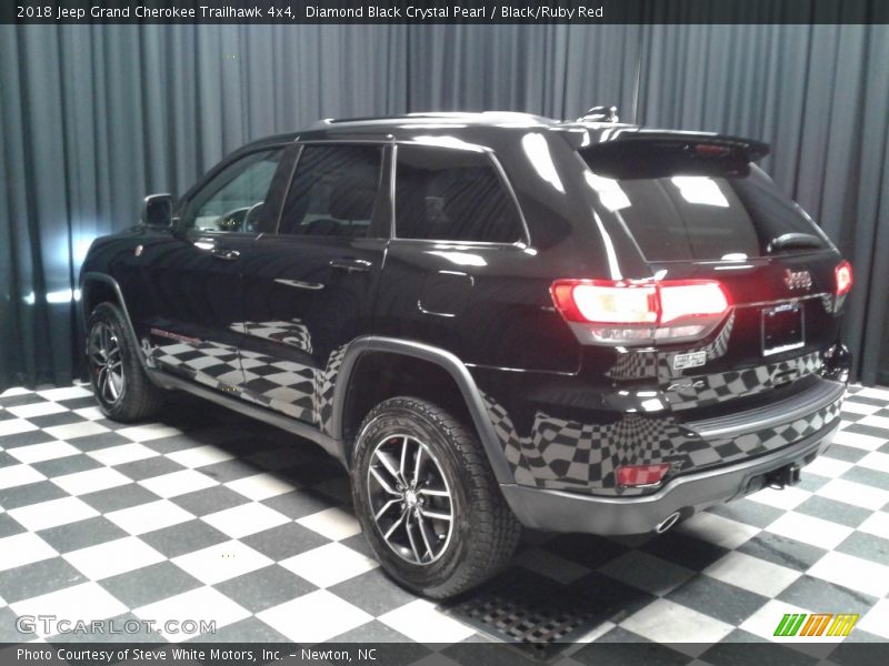 Diamond Black Crystal Pearl / Black/Ruby Red 2018 Jeep Grand Cherokee Trailhawk 4x4