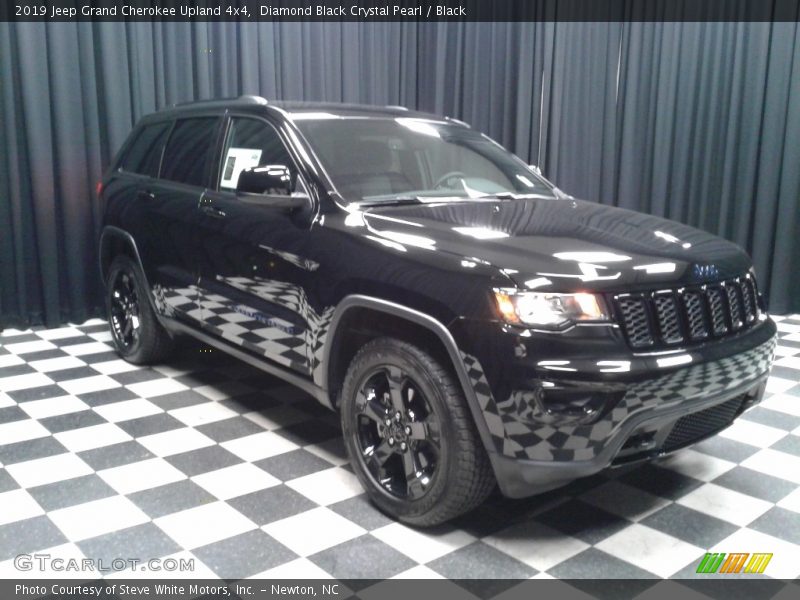 Diamond Black Crystal Pearl / Black 2019 Jeep Grand Cherokee Upland 4x4