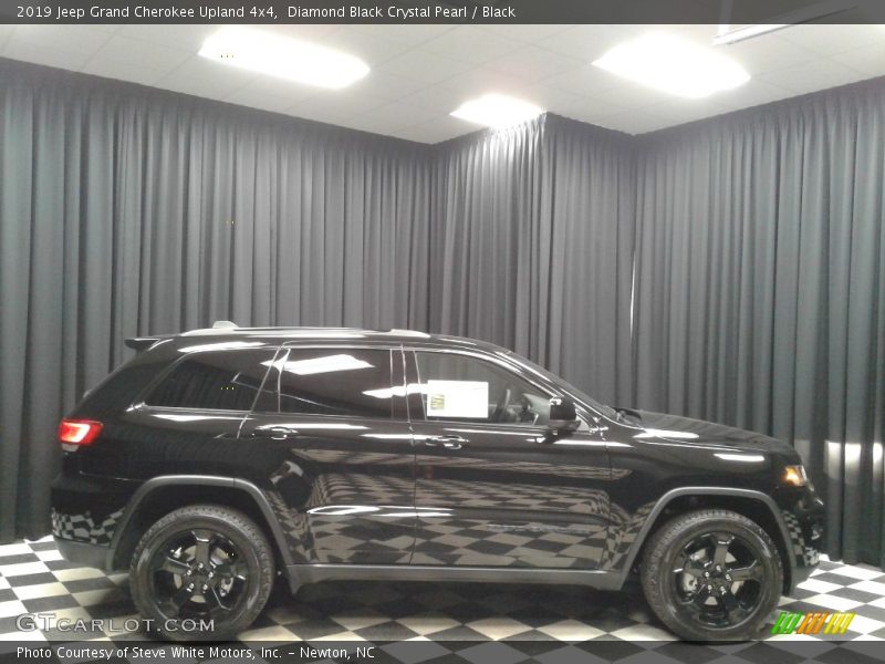 Diamond Black Crystal Pearl / Black 2019 Jeep Grand Cherokee Upland 4x4