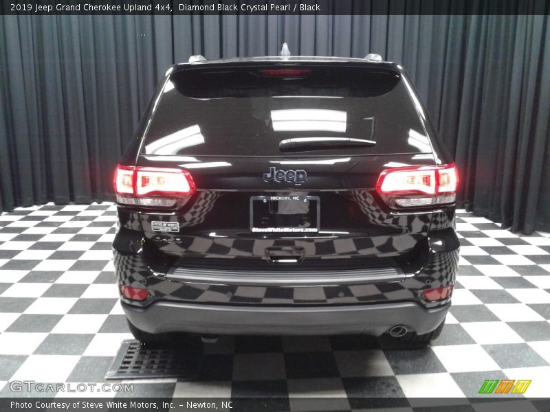 Diamond Black Crystal Pearl / Black 2019 Jeep Grand Cherokee Upland 4x4